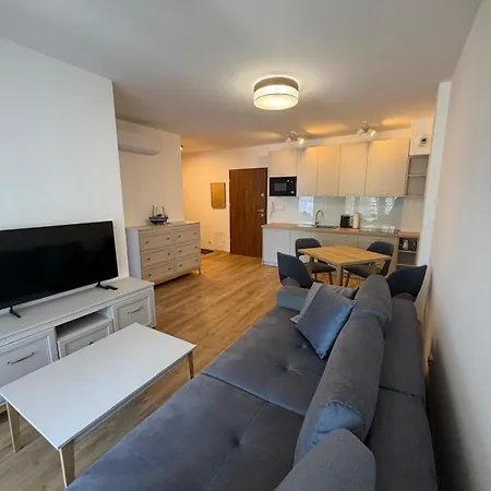 Apartment Diamentowa 12 *